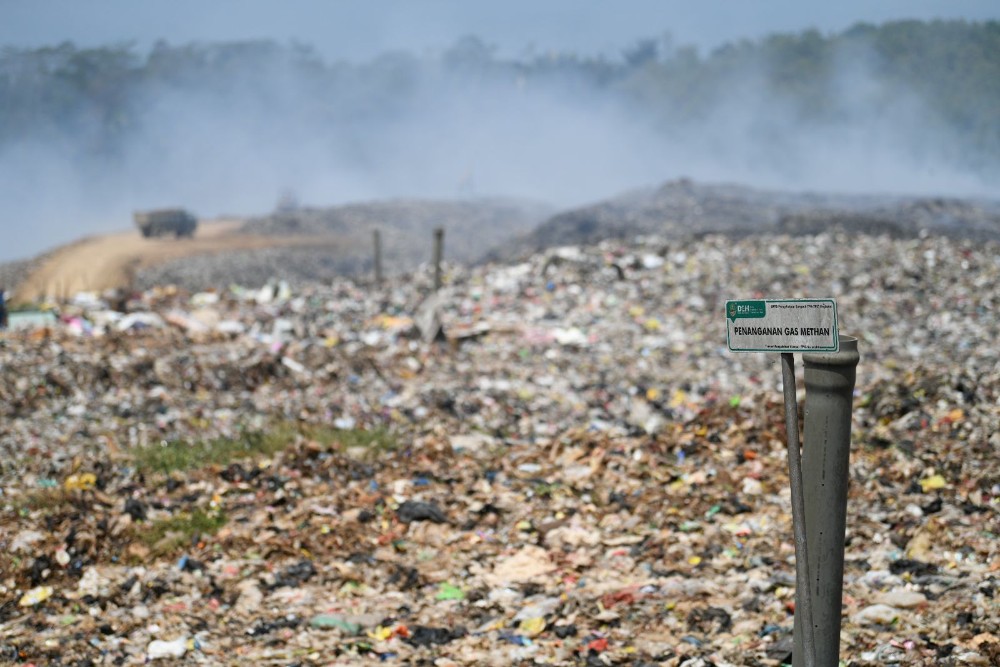  Bey Akan Evaluasi Penanganan Sampah Kota Bandung
