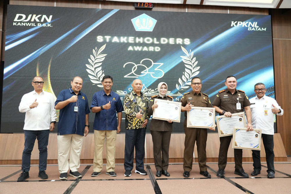  BP Batam Raih Lima Penghargaan dalam KPKNL Batam Stakeholders Award 2023