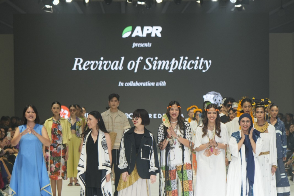  Kolaborasi Simplicity dan Sustainability dari Serat Rayon APR di JFW 2024
