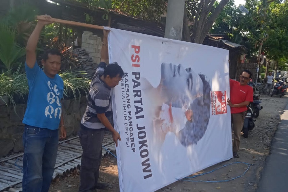  PSI Jabar Kecam Penurunan Baligo Kaesang dan Gibran di Indramayu
