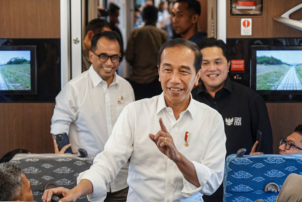  3 Pertimbangan Jokowi Tunjuk China Garap Kereta Cepat Jakarta-Surabaya
