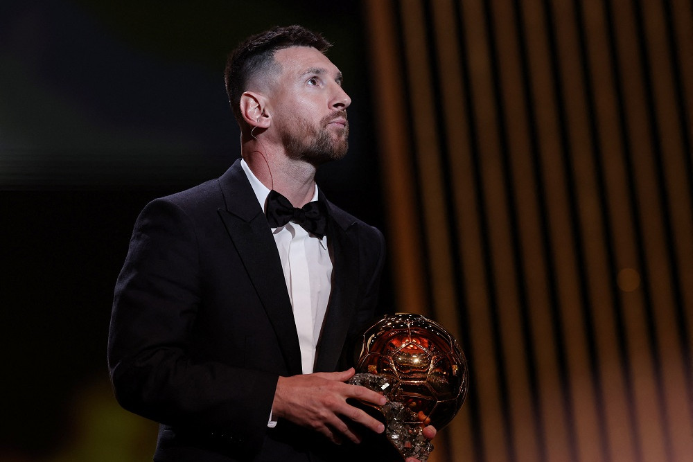  Lionel Messi Raih Ballon d'Or Ke-8, Ronaldo Makin Ketinggalan