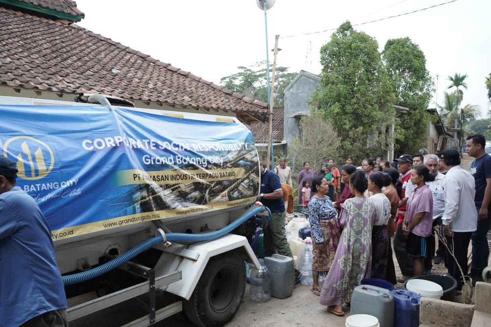  KITB Bantu Pasok 75.000 Liter Air Bersih untuk Warga Batang