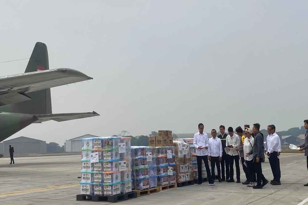  Jokowi Lepas Bantuan Sebesar 51,5 Ton Untuk Palestina, Lewat Mesir menuju Gaza