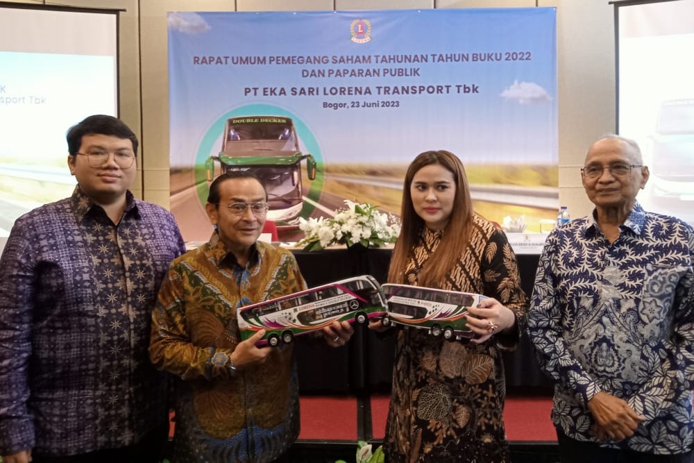PT Eka Sari Lorena Transport Tbk. (LRNA) berhasil membalikan rugi menjadi laba usai mencetak kenaikan pendapatan usaha sepanjang kuartal III/2023.