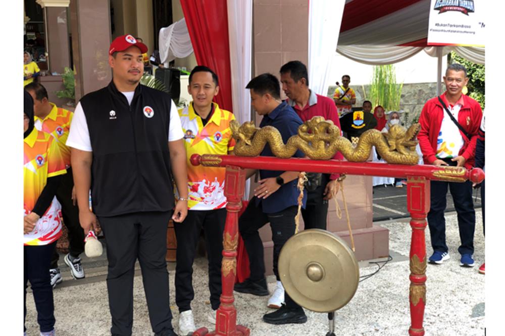 Menpora Dito membuka Kejuaraan Tarkam Kemenpora 2023 di Cirebon/Bisnis-Hakim