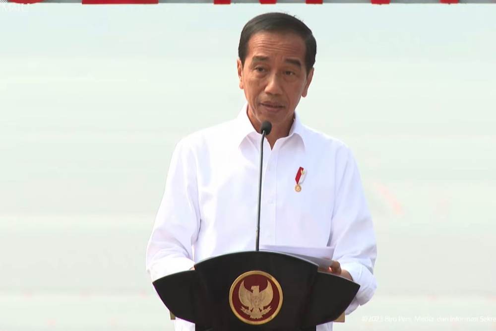  Jokowi Resmikan PLTS Terapung Cirata: Terbesar di Asia Tenggara!