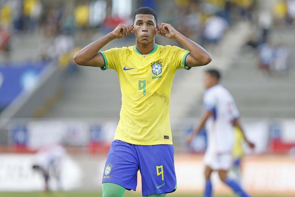 Striker Timnas Brasil U-17, Kaua Elias/Vermouth