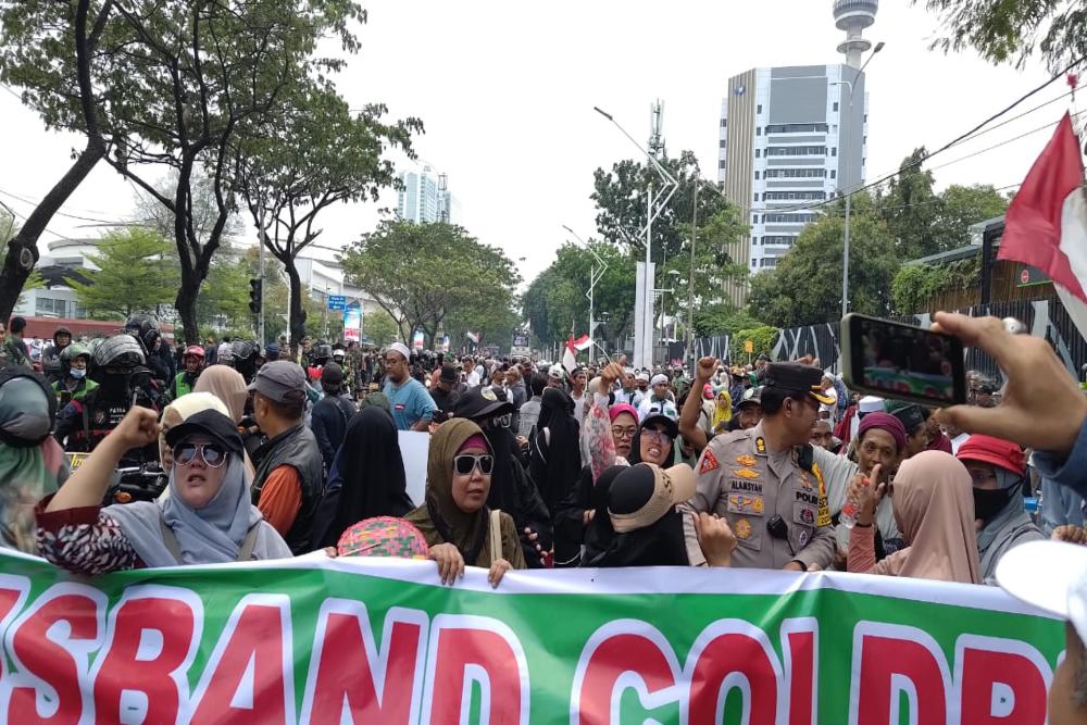  Konser Coldplay di GBK Didemo 1.000 Massa Gegara Dianggap Dukung LGBT