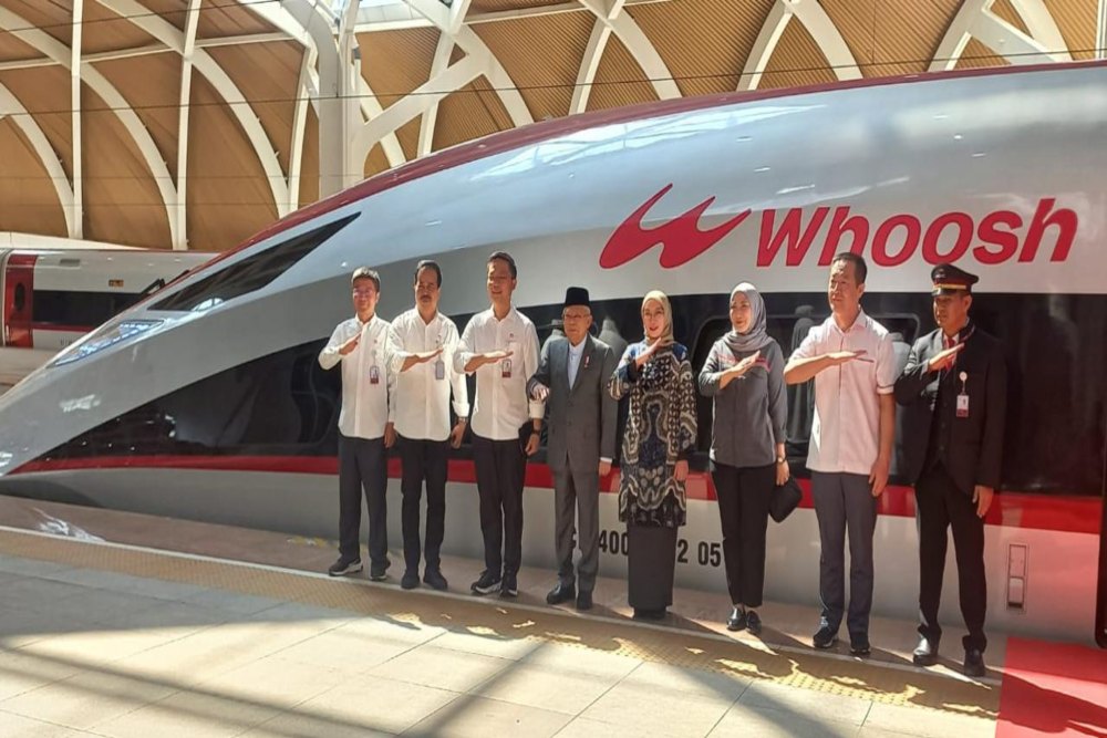  Jajal Kereta Cepat Whoosh, Wapres Ma\'ruf: Cocok Digunakan Pengusaha