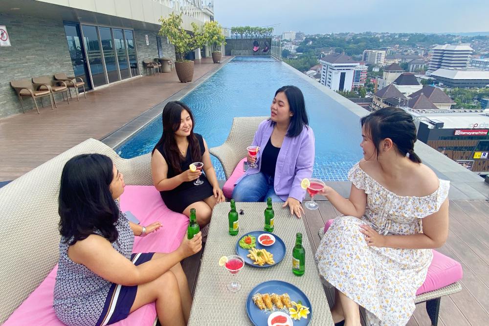  Louis Kienne Hotel Simpang Lima Semarang Tawarkan Paket Social Event di Sky Pool