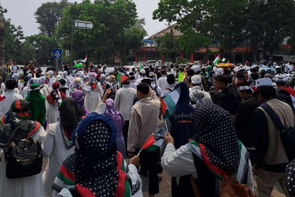  Ribuan Warga Lintas Agama Gelar Aksi Damai Solidaritas Palestina Serentak di Jabar
