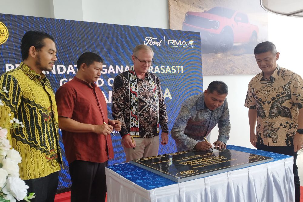 RMA Indonesia, Agen Pemegang Merek (APM) Ford di Indonesia, bermitra dengan PT Hayyu Pratama Dealer mengumumkan pembukaan dealer resmi Ford di Kota Samarinda. Mengadopsi layanan berstandar 3S (Sales, Service, dan Sparepart)/RMA