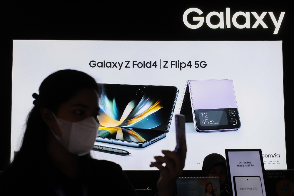  Harga Smartphone Samsung Terbaru November 2023, Galaxy S23 FE Rp9 Jutaan