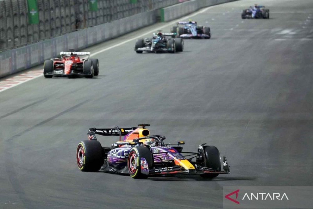  Hasil F1 GP Las Vegas: Dihukum Penalti 5 Detik, Verstappen Tetap yang Tercepat