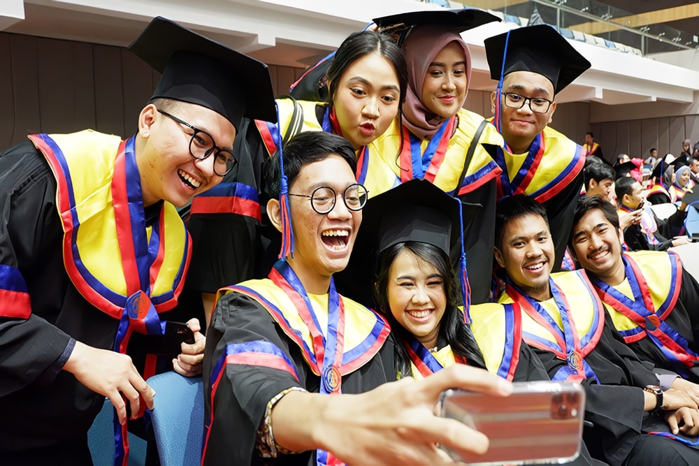  42 Ucapan Selamat Wisuda Bahasa Inggris dan Indonesia yang Bermakna