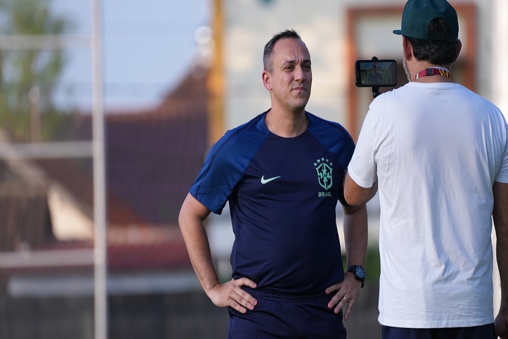  Piala Dunia U-17: Terkesan Fans, Pelatih Brasil Sampai Belajar Bahasa Indonesia