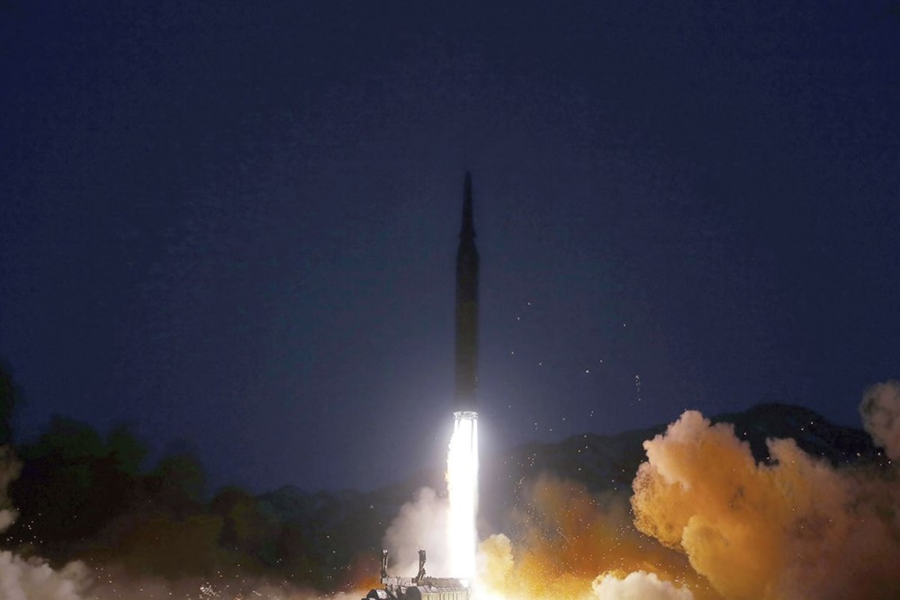Hwasong-15 senjata nuklir milik Korea Utara/bloomberg