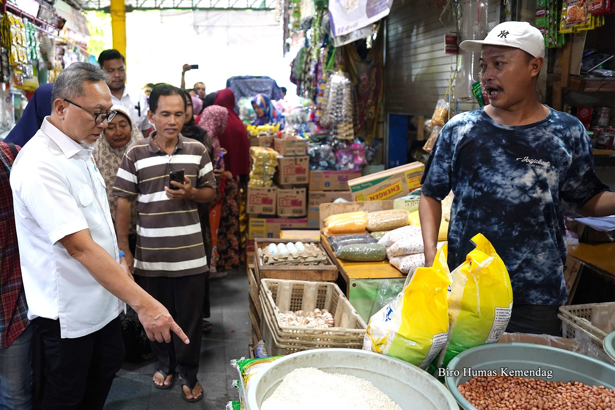  Menebalkan Stok, Menjinakkan Harga Bapok