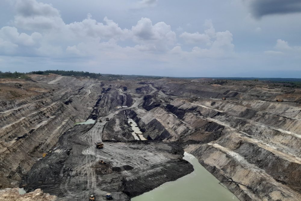 Aktivitas pertambangan di Site Asamasam PT Arutmin Indonesia milik PT Bumi Resources Tbk. (BUMI), Selasa (24/10/2023). Artha Adventy-Bisnis.