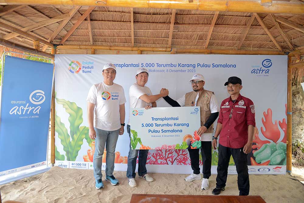  Transplantasi 5.000 Bibit Terumbu Karang di Pulau Samalona Makassar