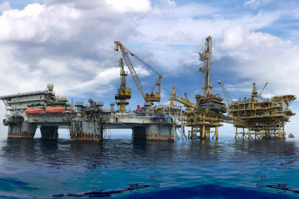 Akticitas pengemoran migas PT Medco Energi Internasional Tbk. (MEDC) di Laut Natuna Selatan./MedoEnergi.com
