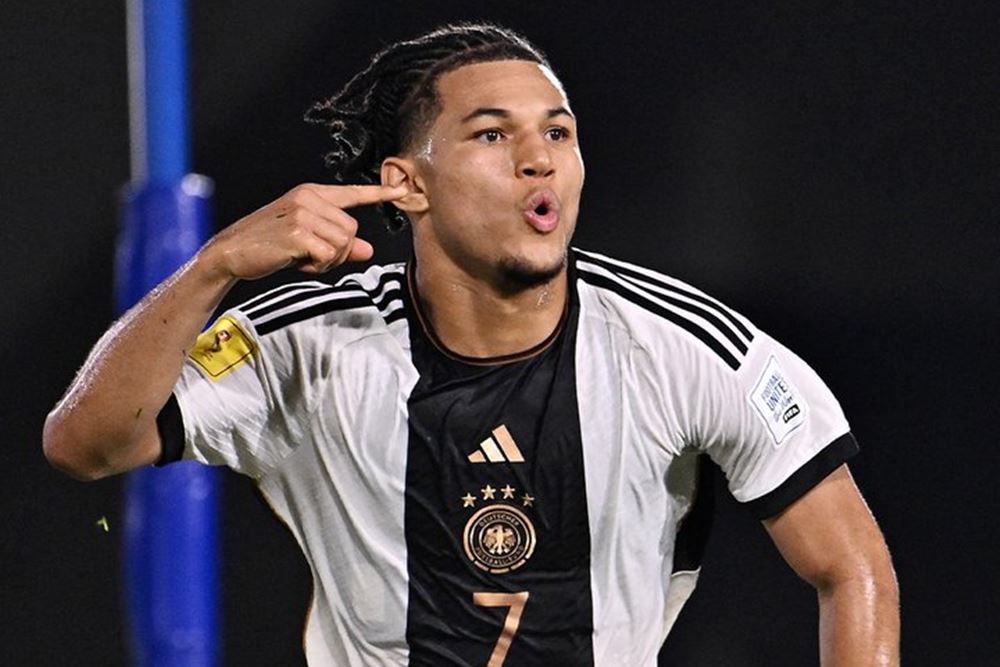 Striker Jerman U17, Paris Brunner usai mencetak gol ke gawang Prancis di final Piala Dunia U17 2023/Twitter