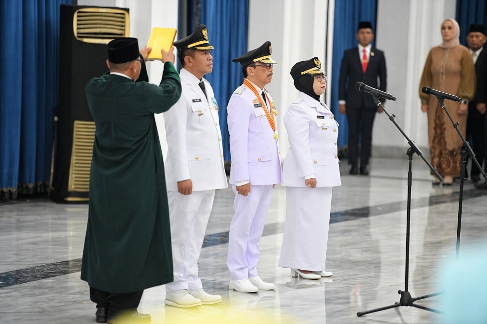  Bey Lantik Bupati Karawang, PJ Wali Kota Banjar dan Pj Bupati Kuningan