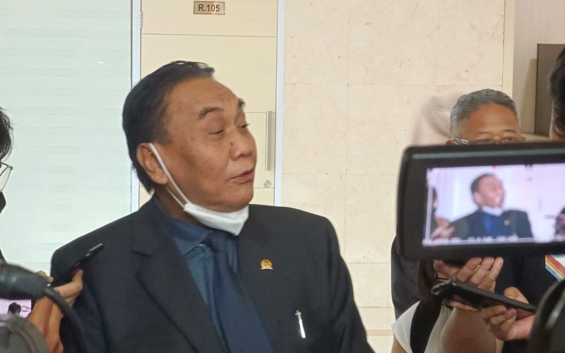  Bambang Pacul Yakin Mahfud Akan Setujui Revisi UU MK