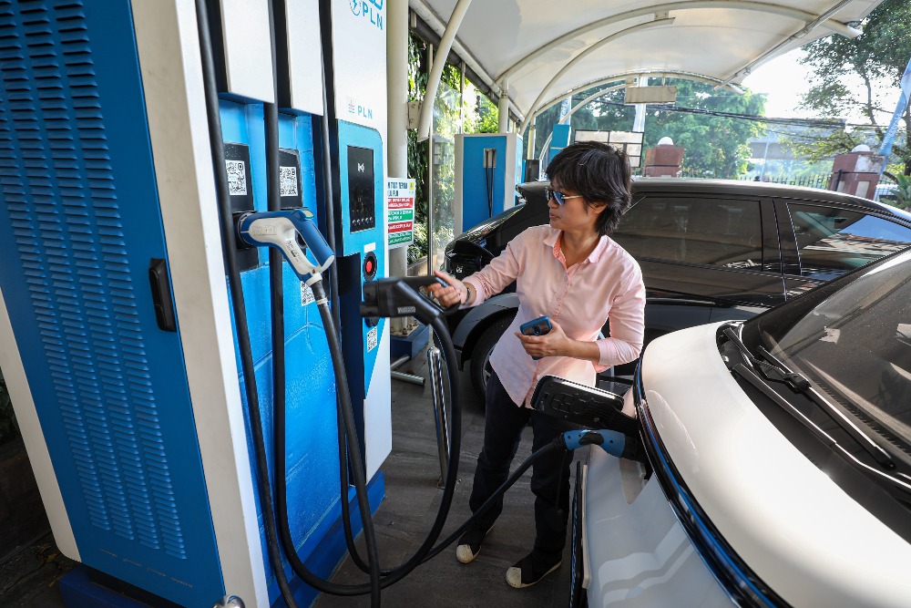  Jelajah EV 2023: Cara Cek Lokasi SPKLU Terdekat Buat Isi Baterai Mobil Listrik