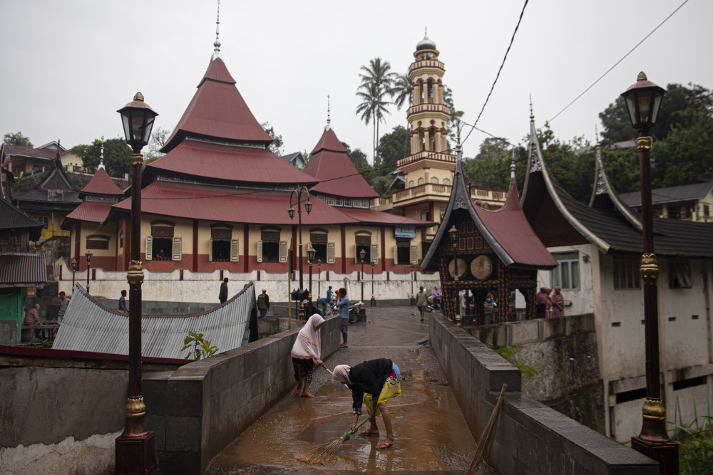 Banjir Bandang Landa Desa Terindah di Dunia di Pariangan Sumbar