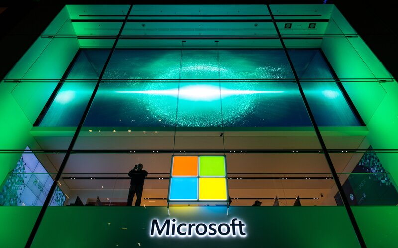 Perusahaan raksasa teknologi Microsoft memastikan perusahaannya akan selalu mematuhi peraturan di Indonesia, terutama terkait data./ Bloomberg
