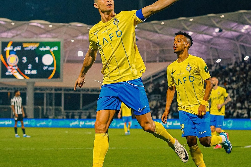 Cristiano Ronaldo mencetak gol ke-50 pada 2023 saat membantu Al Nassr menang telak atas Al Shabab di Piala Raja Arab Saudi/Instagram @alnassr.