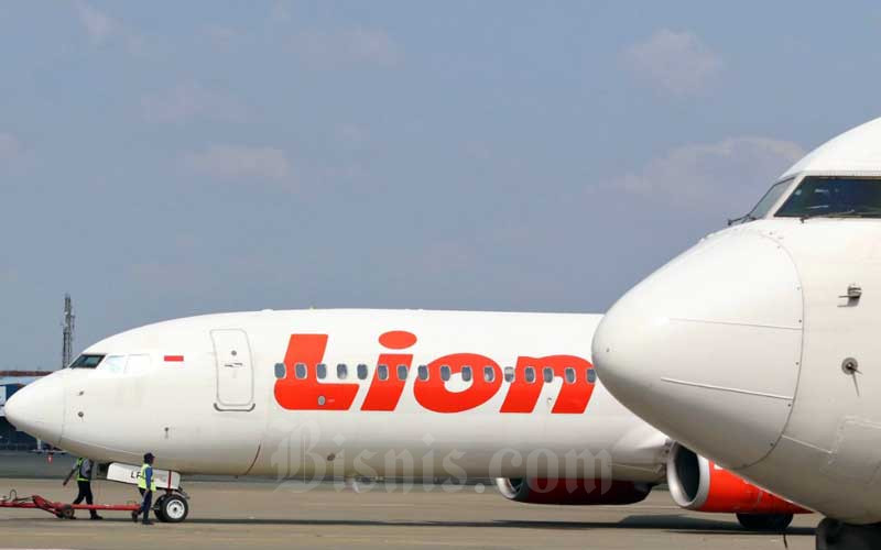 Pesawat Lion Air terparkir di Apron Bandara Soekarno-Hatta, Tangerang, Banten, Selasa (17/3/2020). Bisnis/Eusebio Chrysnamurti