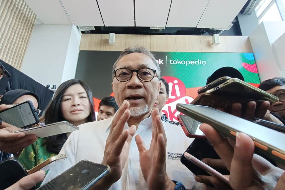 Menteri Perdagangan (Mendag), Zulkifli Hasan di acara Peluncuran Kampanye Beli Lokal 12.12 yang diselenggarakan Tokopedia dan TikTok di Jakarta, Selasa (12/12/2023) - BISNIS/Ni Luh Anggela