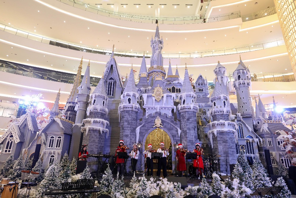  Pusat Perbelanjaan di Ibu Kota Mulai Bersolek Jelang Natal dan Tahun Baru