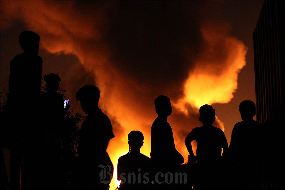  Kebakaran Gudang Tiner di Surabaya