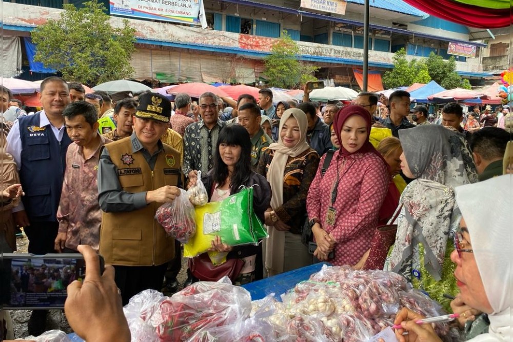  Gencarkan Operasi Pasar Jelang Nataru, TPID dan Pemprov Sumsel Bagikan Cabai Gratis