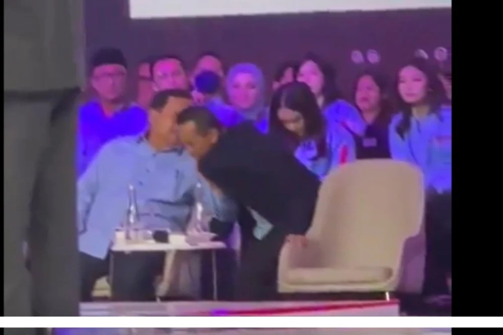 Bahlil menjelaskan rekaman Viral saat Prabowo menarik jaketnya
