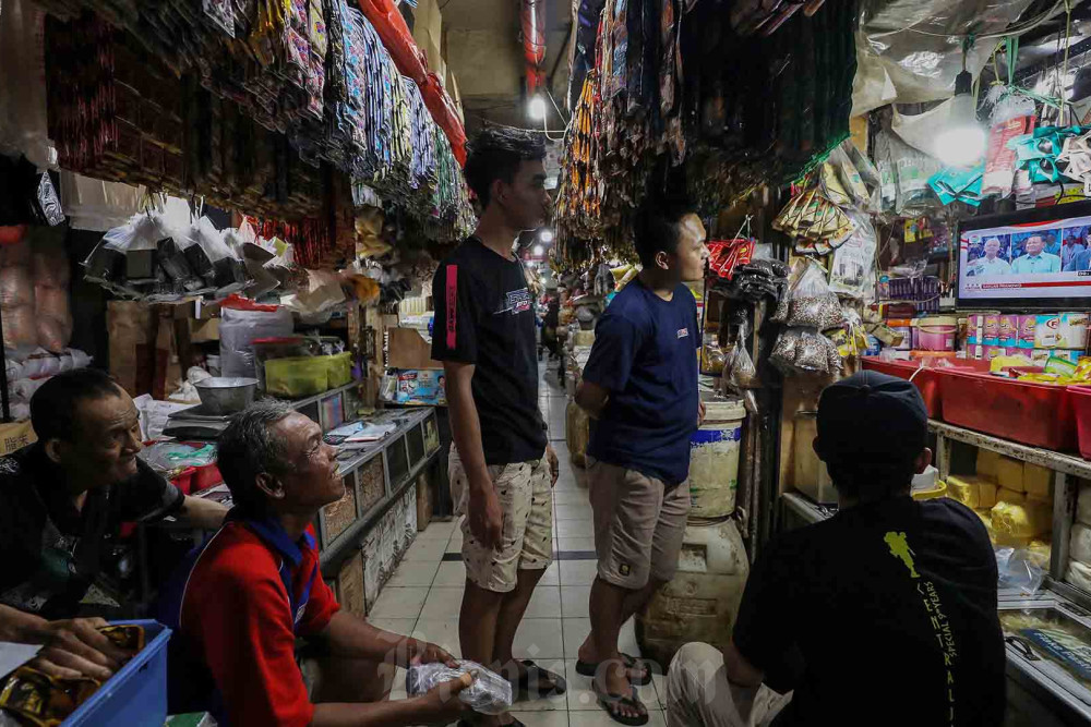  Hasil Survei Indikator Politik: Banyak Warga Absen Nonton Debat Capres dan Cawapres