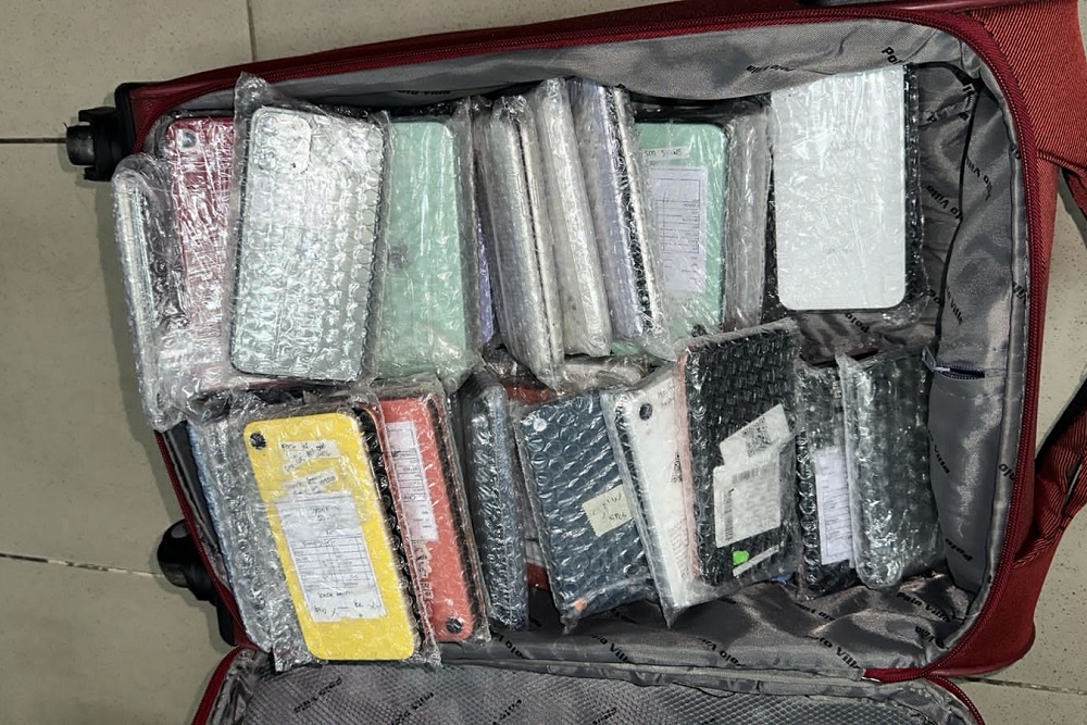  Manfaatkan Momen Nataru, Calon Penumpang Pesawat Selundupkan Ratusan iPhone Bekas