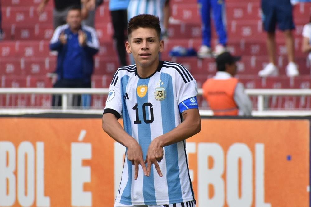 Striker Timnas Argetina U-17, Claudio Echeverri, gabung Manchester City dengan kontrak 6 musim/AS