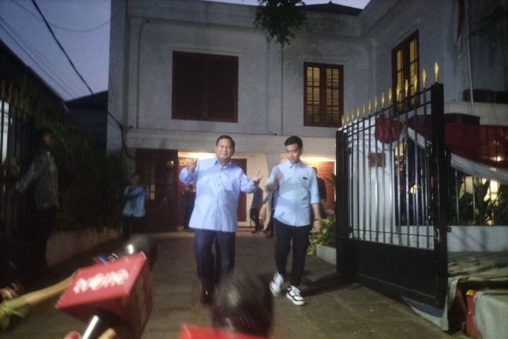  Prabowo Dapat Gelar 'Sahabat Santri' dari Ponpes Genggong Jatim