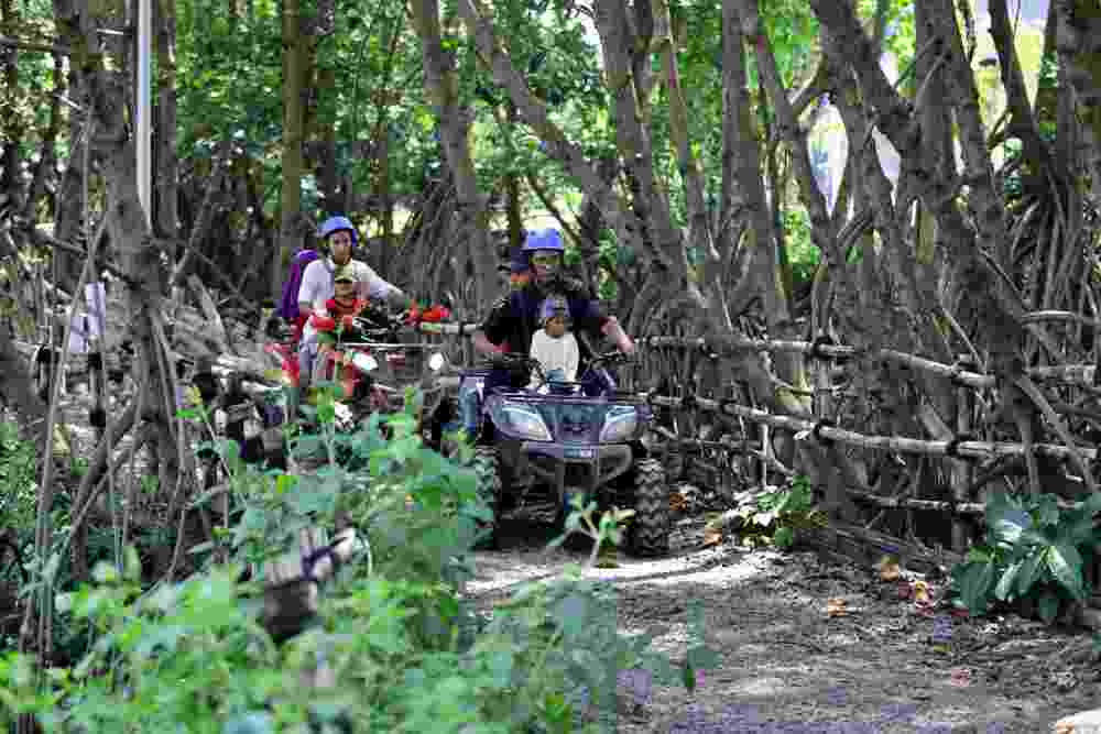  Masuk Romokalisari Adventure Land & Kebun Raya Mangrove Surabaya Kini Berbayar