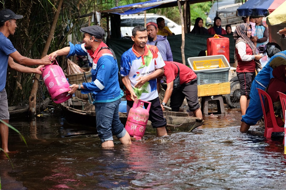  Banjir di Kampar Terus Meluas, Bantuan Mulai Berdatangan