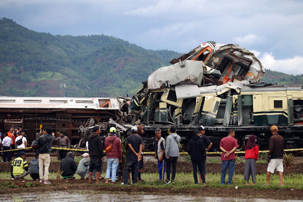  Kecelakaan Kereta di Bandung, KAI Bakal Sanksi Petugas Bila Terbukti Lalai