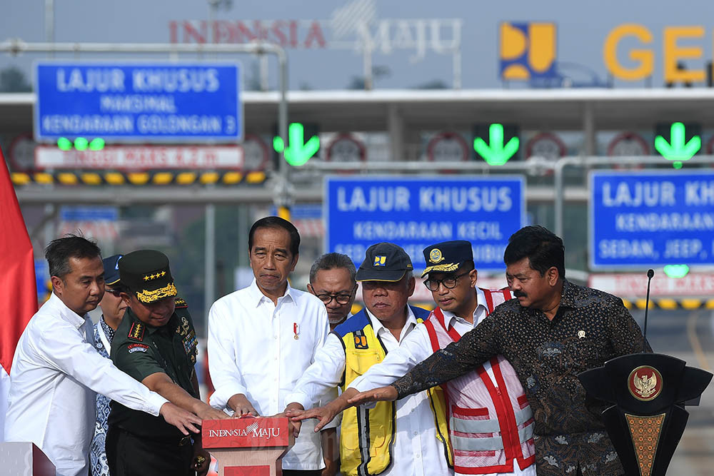  Jokowi Pamer Bangun Jalan di Desa 350.000 Km, Lebih Panjang dari Tol