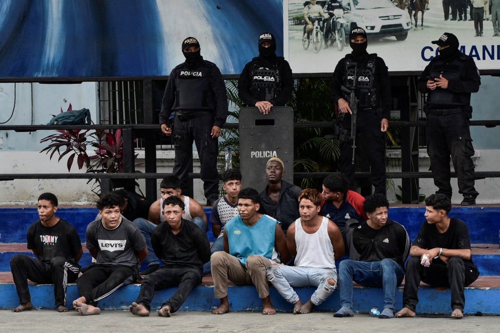  Militer Ekuador Tahan 329 Anggota Geng Kriminal, 5 Teroris Tewas