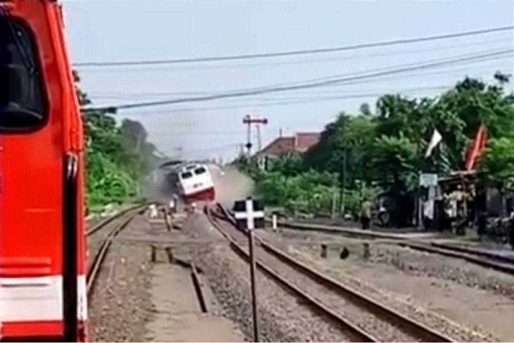  Kereta Anjlok di Stasiun Tanggulangin Sidoarjo: Sisa Dua Sarana dalam Tahap Evakuasi