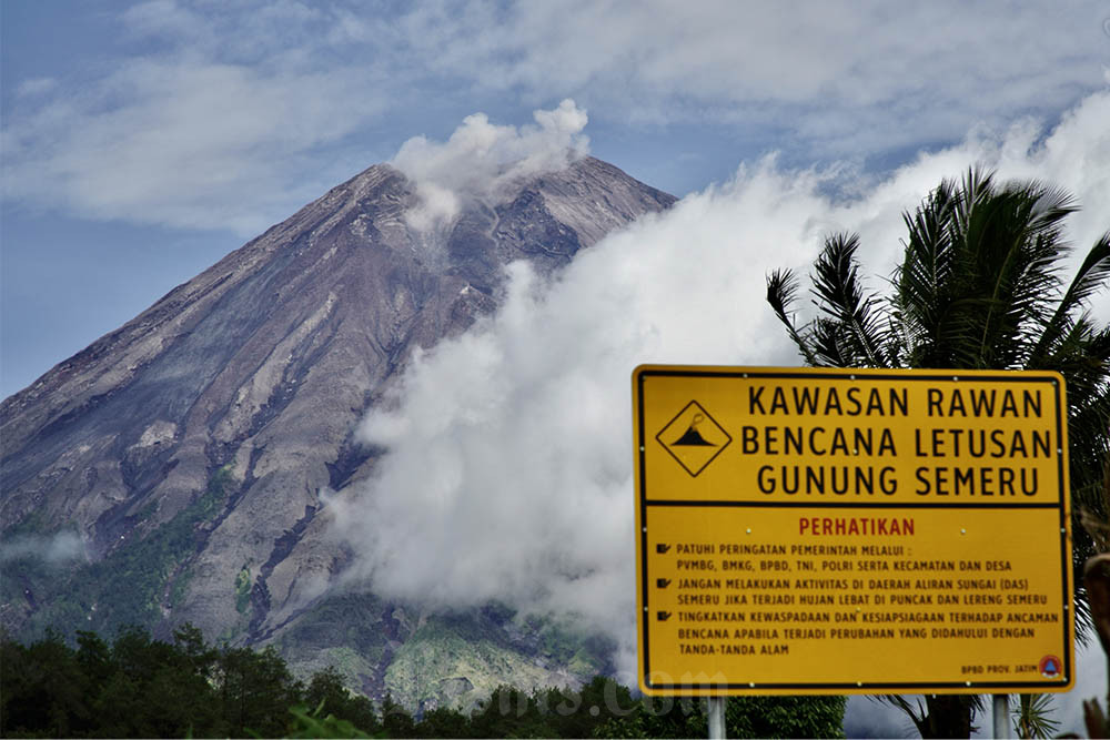  Aktivitas Vulkanis Gunung Semeru